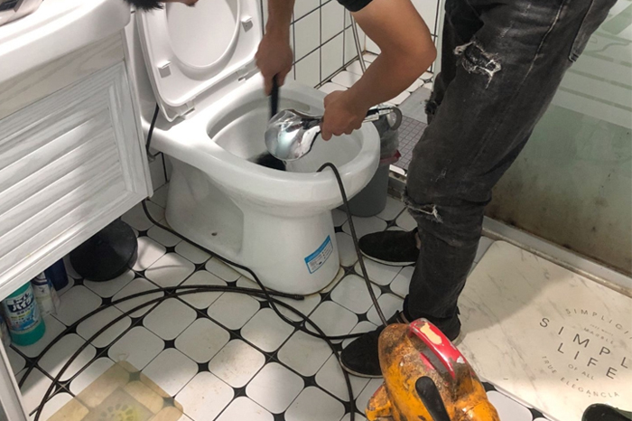 沙河口疏通下水道