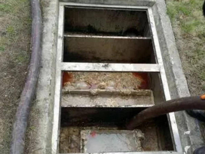 沙河口隔油池清理